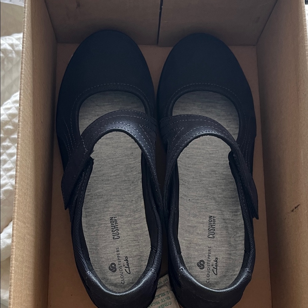 Clarks Women's Navy Mary Jane Flats